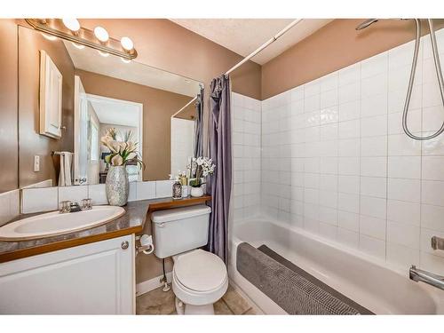 112 Citadel Estates Terrace Nw, Calgary, AB - Indoor Photo Showing Bathroom