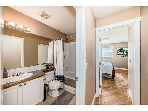 112 Citadel Estates Terrace Nw, Calgary, AB - Indoor Photo Showing Bathroom