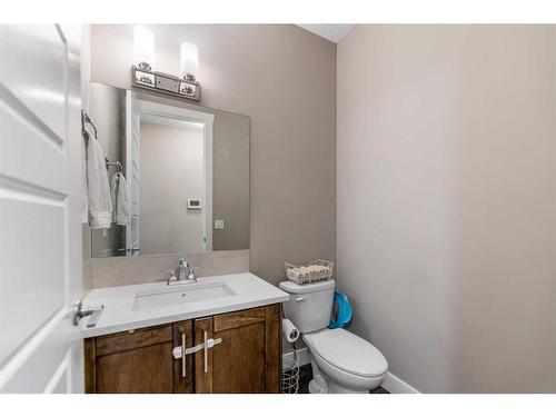 255 Baywater Way Sw, Airdrie, AB - Indoor Photo Showing Bathroom