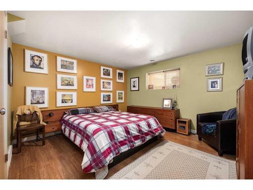 3712 66 Street Nw, Calgary, AB - Indoor Photo Showing Bedroom