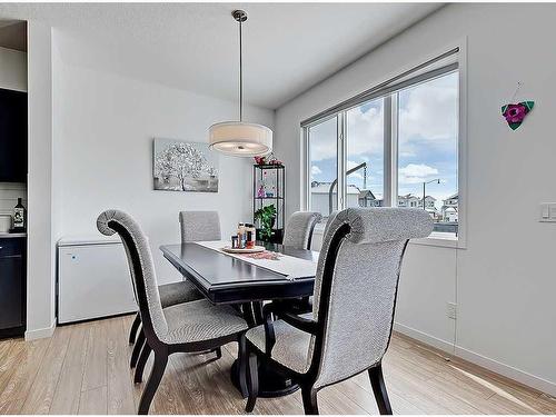 1713 Montgomery Gate Se, High River, AB - Indoor Photo Showing Dining Room