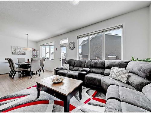 1713 Montgomery Gate Se, High River, AB - Indoor Photo Showing Living Room
