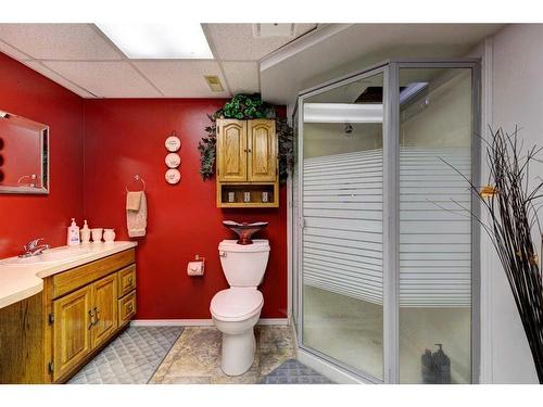 278 Chinook Drive, Vulcan, AB - Indoor Photo Showing Bathroom