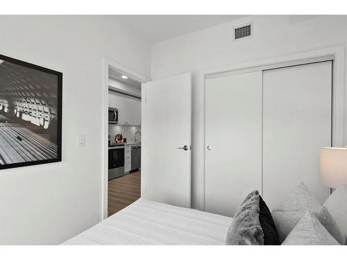 303-455 1 Avenue Ne, Calgary, AB - Indoor Photo Showing Bedroom