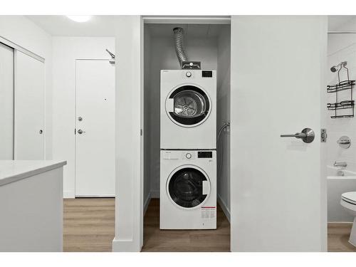303-455 1 Avenue Ne, Calgary, AB - Indoor Photo Showing Laundry Room