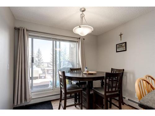7-118 Village Heights Sw, Calgary, AB - Indoor Photo Showing Dining Room