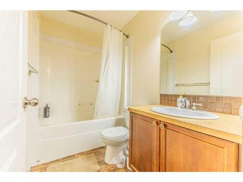 130 Topaz Gate, Chestermere, AB - Indoor Photo Showing Bathroom