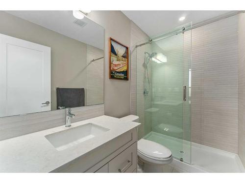 410-35 Walgrove Walk Se, Calgary, AB - Indoor Photo Showing Bathroom