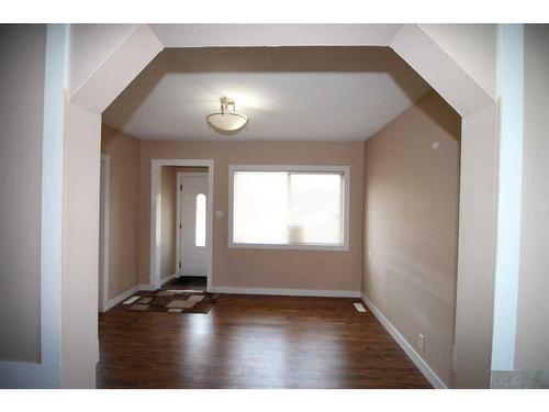 1302 11 Avenue Se, Calgary, AB - Indoor Photo Showing Other Room