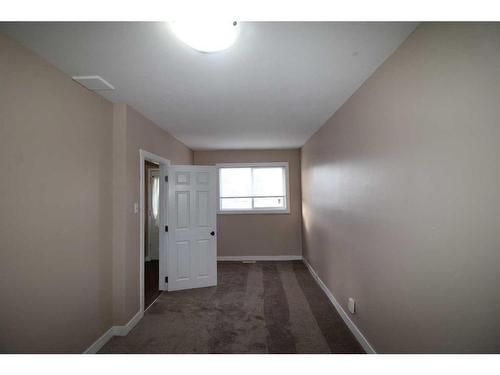 1302 11 Avenue Se, Calgary, AB - Indoor Photo Showing Other Room