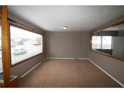 1302 11 Avenue Se, Calgary, AB - Indoor Photo Showing Other Room