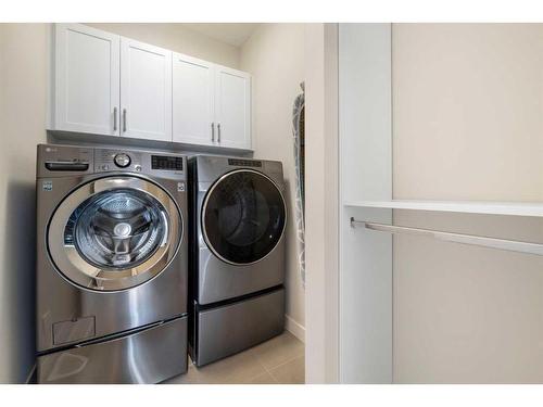 130 Norford Common Nw, Calgary, AB - Indoor Photo Showing Laundry Room