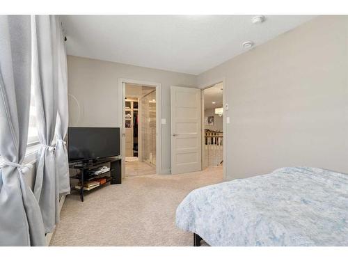 5039 Norris Road Nw, Calgary, AB - Indoor Photo Showing Bedroom