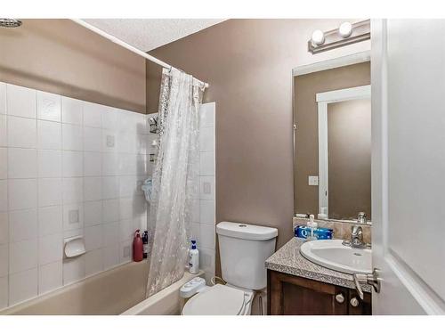 139 Carmel Close Ne, Calgary, AB - Indoor Photo Showing Bathroom