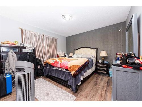 222 Saddlebrook Way Ne, Calgary, AB - Indoor Photo Showing Bedroom