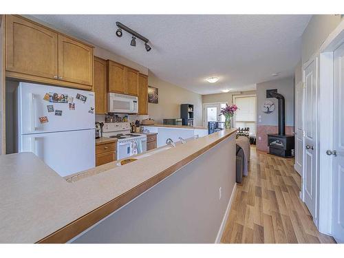 309-1540 17 Avenue Sw, Calgary, AB - Indoor Photo Showing Kitchen