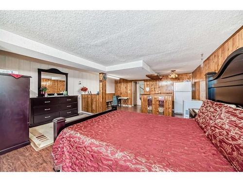 19 Falchurch Road Ne, Calgary, AB - Indoor Photo Showing Bedroom
