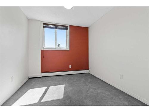 402-313 20 Avenue Sw, Calgary, AB - Indoor Photo Showing Other Room
