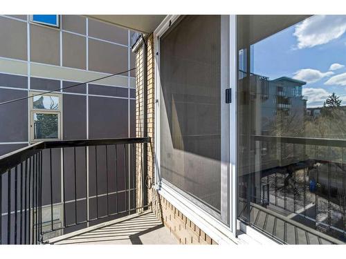 402-313 20 Avenue Sw, Calgary, AB - Outdoor With Exterior