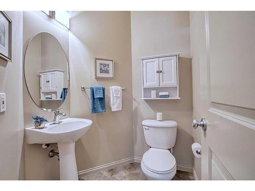 135 Everglade Way Sw, Calgary, AB - Indoor Photo Showing Bathroom
