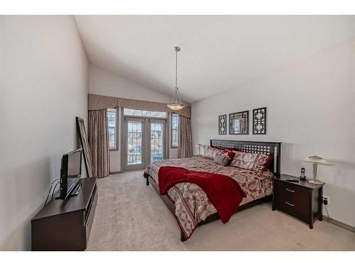 987 Bayside Drive Sw, Airdrie, AB - Indoor Photo Showing Bedroom