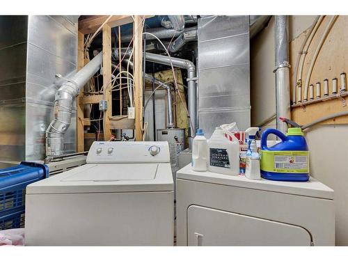5220 19 Avenue Nw, Calgary, AB - Indoor Photo Showing Laundry Room