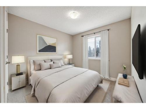 419 34 Avenue Ne, Calgary, AB - Indoor Photo Showing Bedroom