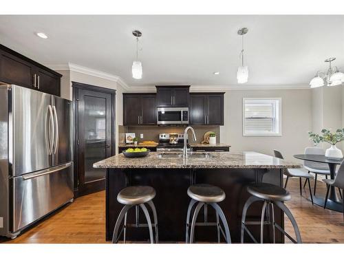 419 34 Avenue Ne, Calgary, AB - Indoor Photo Showing Kitchen With Stainless Steel Kitchen With Upgraded Kitchen