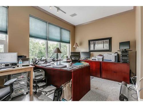 1-912 Memorial Drive Nw, Calgary, AB - Indoor Photo Showing Office