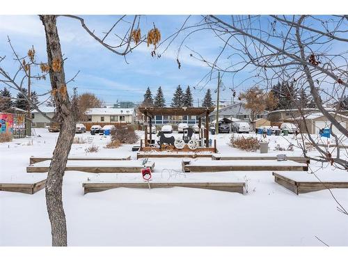 3-2615 12 Avenue Se, Calgary, AB - Outdoor With View