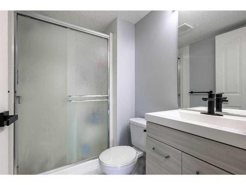 211-6000 Somervale Court Sw, Calgary, AB - Indoor Photo Showing Bathroom