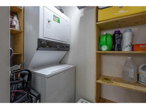 211-6000 Somervale Court Sw, Calgary, AB - Indoor Photo Showing Laundry Room