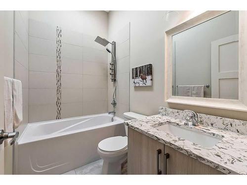 644 Country Meadows Close Nw, Diamond Valley, AB - Indoor Photo Showing Bathroom