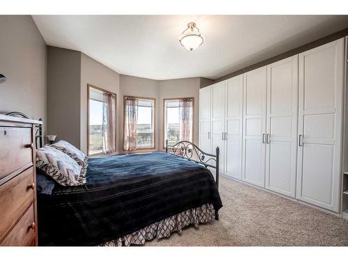 80131 434 Avenue West, Rural Foothills County, AB - Indoor Photo Showing Bedroom