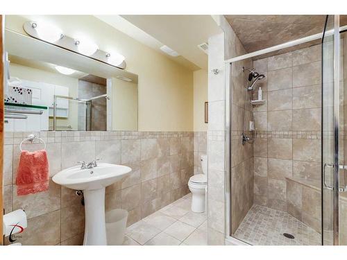77 Rockbluff Place Nw, Calgary, AB - Indoor Photo Showing Bathroom