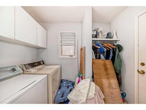1603 St Andrews Place Nw, Calgary, AB - Indoor Photo Showing Laundry Room