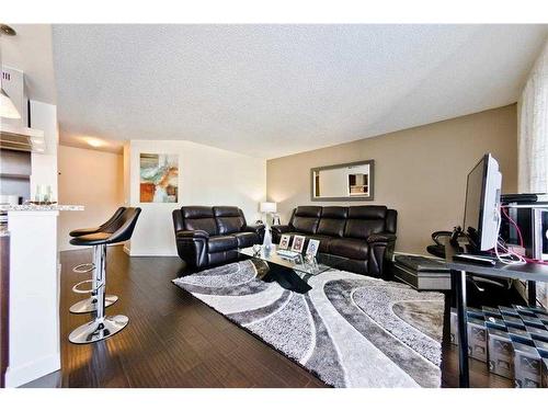 C301-4455 Greenview Drive Ne, Calgary, AB - Indoor Photo Showing Other Room