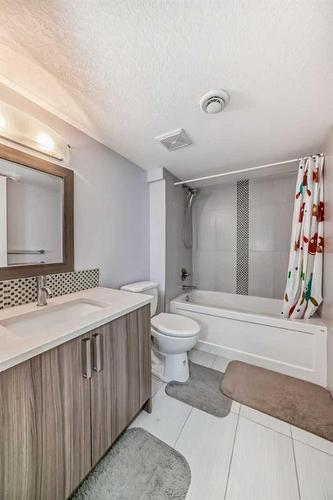 350 Nolan Hill Drive Nw, Calgary, AB - Indoor Photo Showing Bathroom