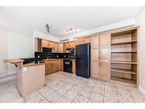 320-1800 14A Street Sw, Calgary, AB - Indoor Photo Showing Kitchen