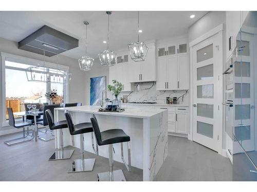 414 30 Avenue Ne, Calgary, AB - Indoor Photo Showing Kitchen With Upgraded Kitchen