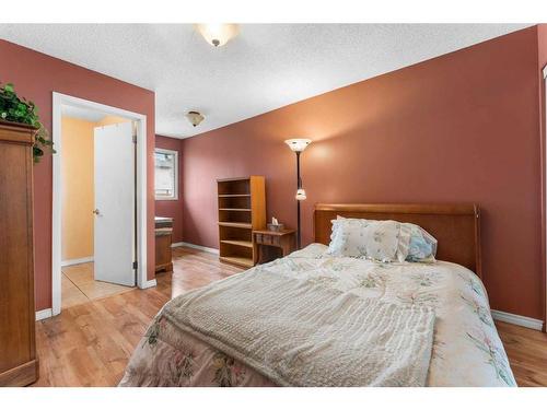 770 Ranchview Circle Nw, Calgary, AB - Indoor Photo Showing Bedroom
