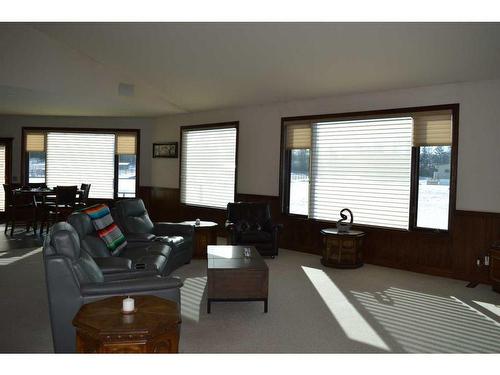 16117 Highway 552 Highway West, Rural Foothills County, AB - Indoor Photo Showing Living Room