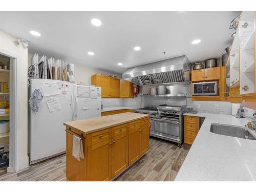 111 Severn Avenue, Rosebud, AB - Indoor Photo Showing Kitchen