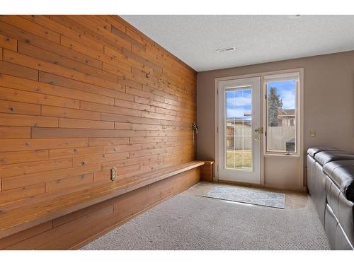 259 Sandstone Road Nw, Calgary, AB - Indoor Photo Showing Other Room