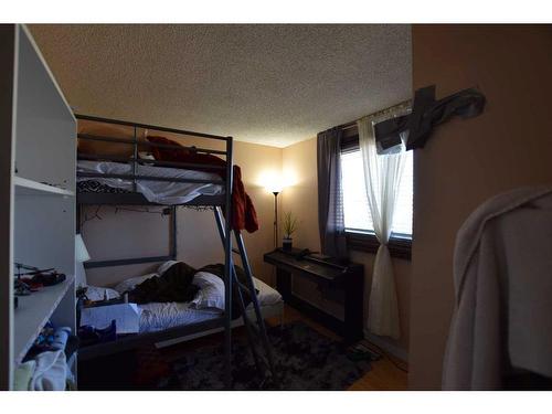 103 Applewood Drive Se, Calgary, AB - Indoor Photo Showing Other Room