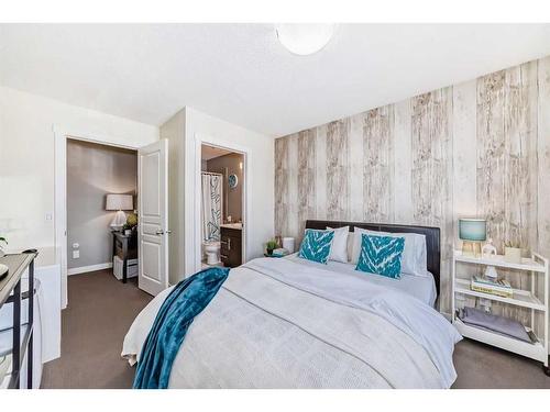 377 Mckenzie Towne Gate Se, Calgary, AB - Indoor Photo Showing Bedroom
