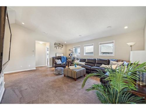148 Hillcrest Drive Sw, Airdrie, AB - Indoor Photo Showing Living Room