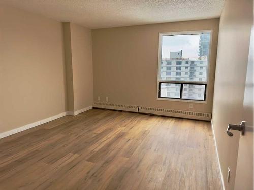 1008-924 14 Avenue Sw, Calgary, AB - Indoor Photo Showing Other Room