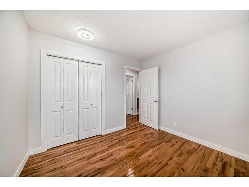 2044 Pinetree Crescent Ne, Calgary, AB - Indoor Photo Showing Other Room