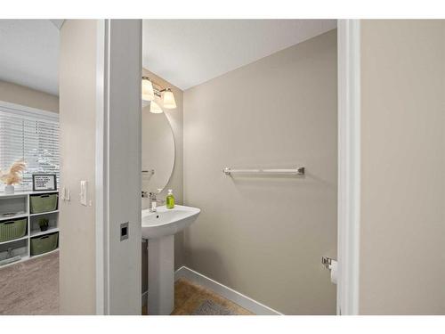 513 Skyview Ranch Grove Ne, Calgary, AB - Indoor Photo Showing Bathroom